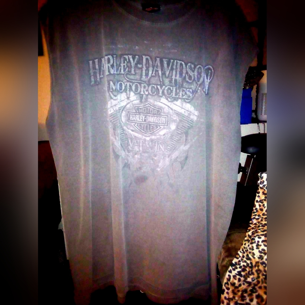 Men's large tank